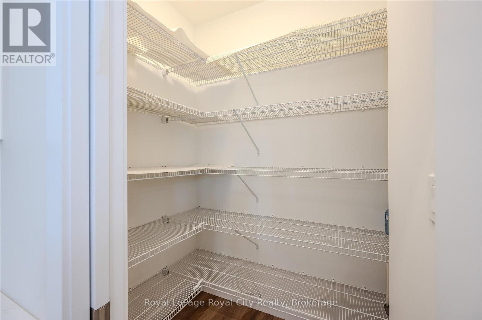 












49 RYDER AVENUE

,
Guelph (Kortright West),




Ontario
N1G0H1

