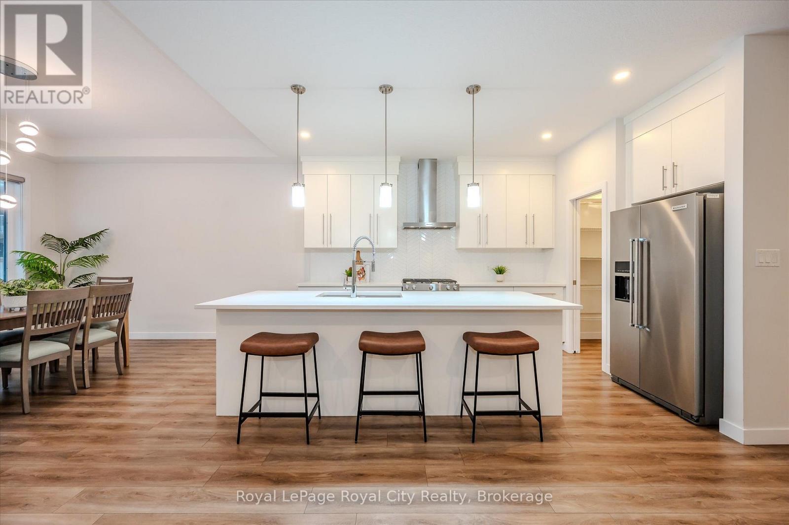 












49 RYDER AVENUE

,
Guelph (Kortright West),




Ontario
N1G0H1

