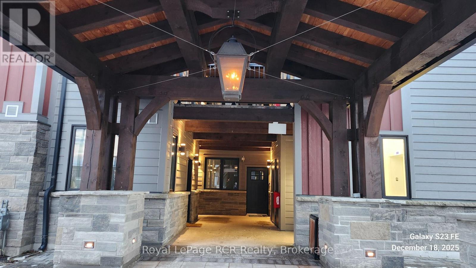 












202 - 22 BECKWITH LANE

,
Blue Mountains,




Ontario
L9Y0R4

