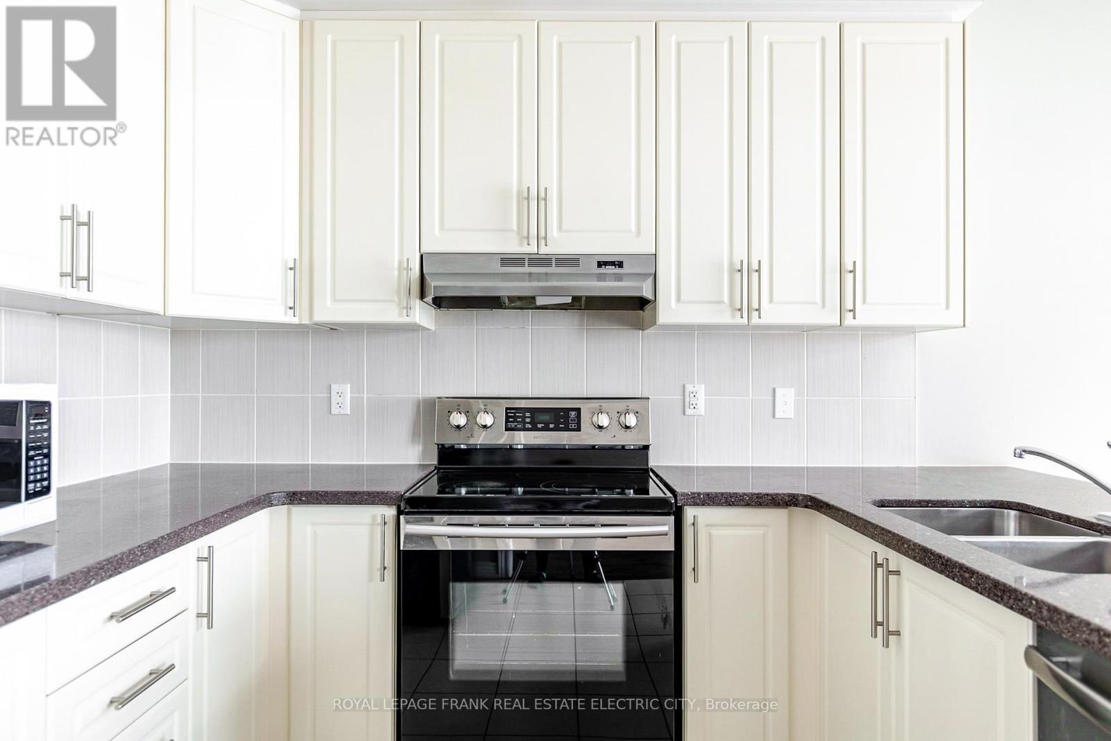 












417 FLORENCE DRIVE

,
Peterborough (Monaghan Ward 2),




Ontario
K9J0H7

