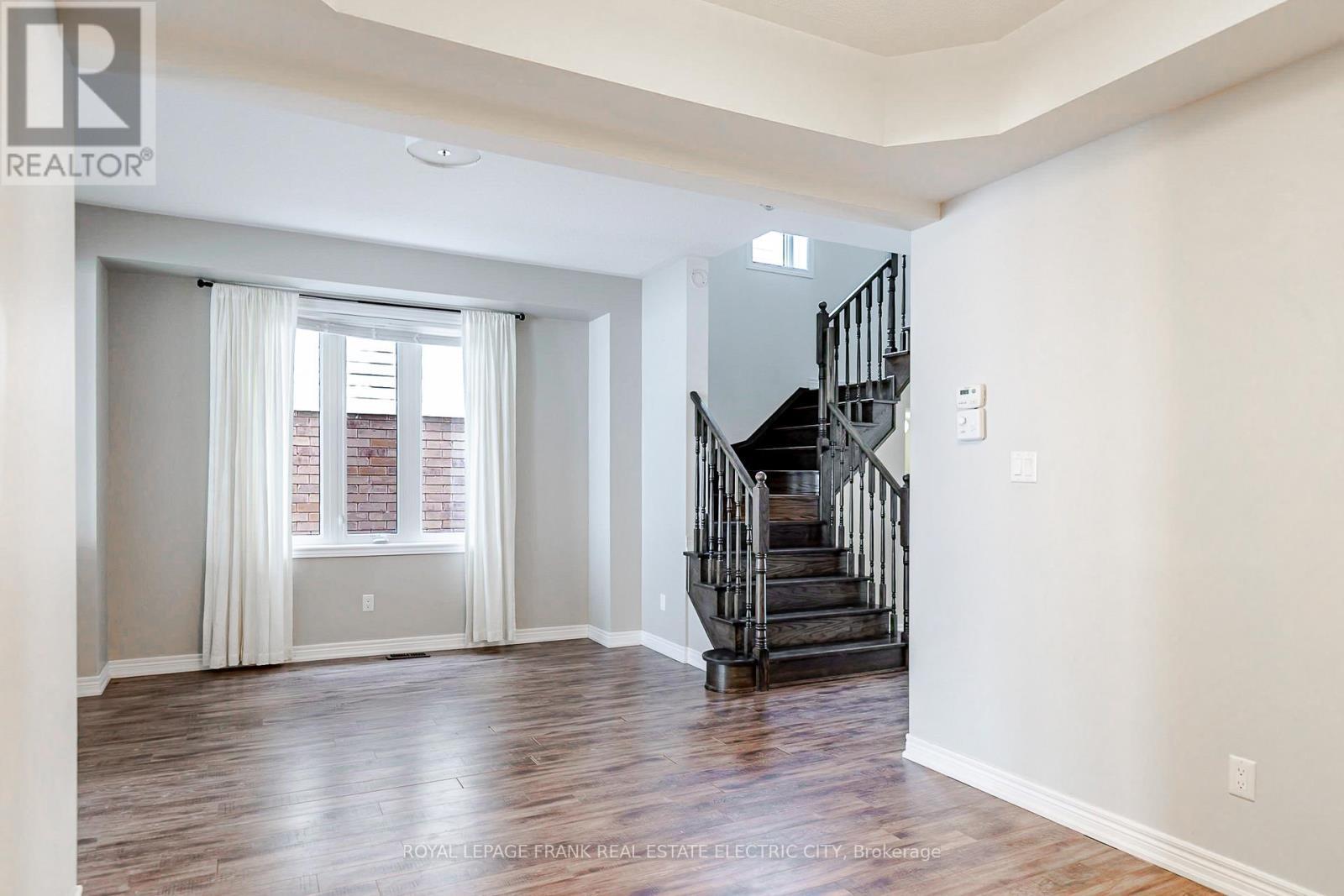 












417 FLORENCE DRIVE

,
Peterborough (Monaghan Ward 2),




Ontario
K9J0H7

