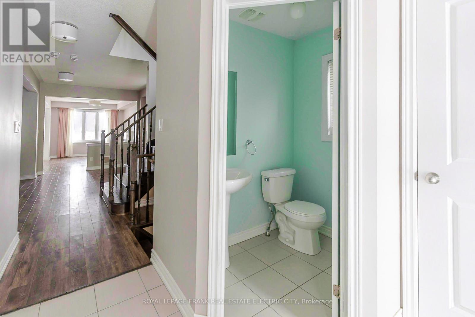 












417 FLORENCE DRIVE

,
Peterborough (Monaghan Ward 2),




Ontario
K9J0H7

