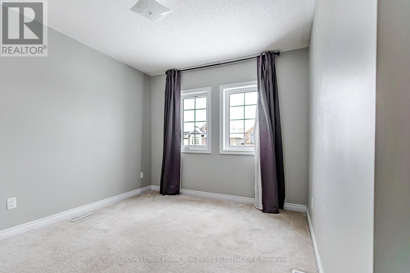 












417 FLORENCE DRIVE

,
Peterborough (Monaghan Ward 2),




Ontario
K9J0H7

