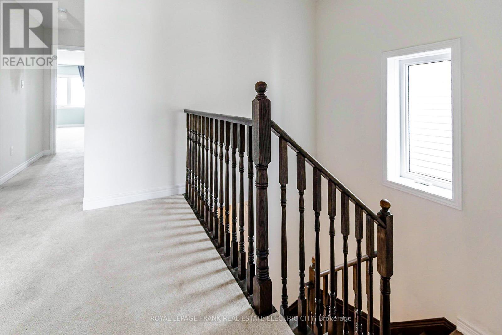 












417 FLORENCE DRIVE

,
Peterborough (Monaghan Ward 2),




Ontario
K9J0H7

