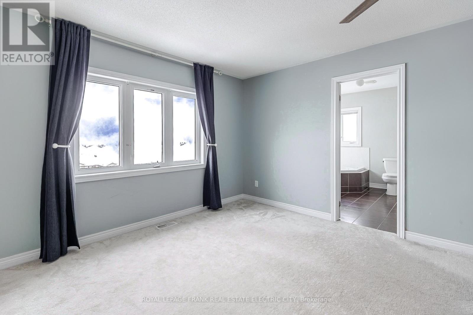 












417 FLORENCE DRIVE

,
Peterborough (Monaghan Ward 2),




Ontario
K9J0H7

