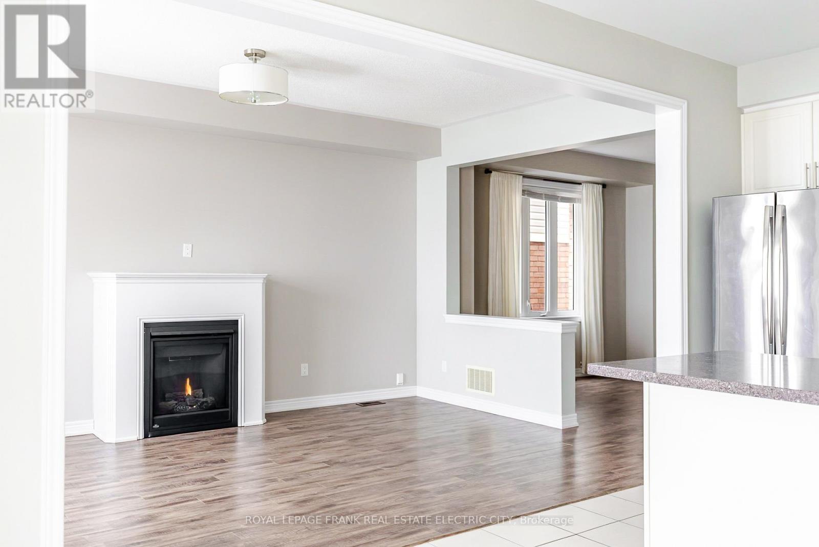 












417 FLORENCE DRIVE

,
Peterborough (Monaghan Ward 2),




Ontario
K9J0H7

