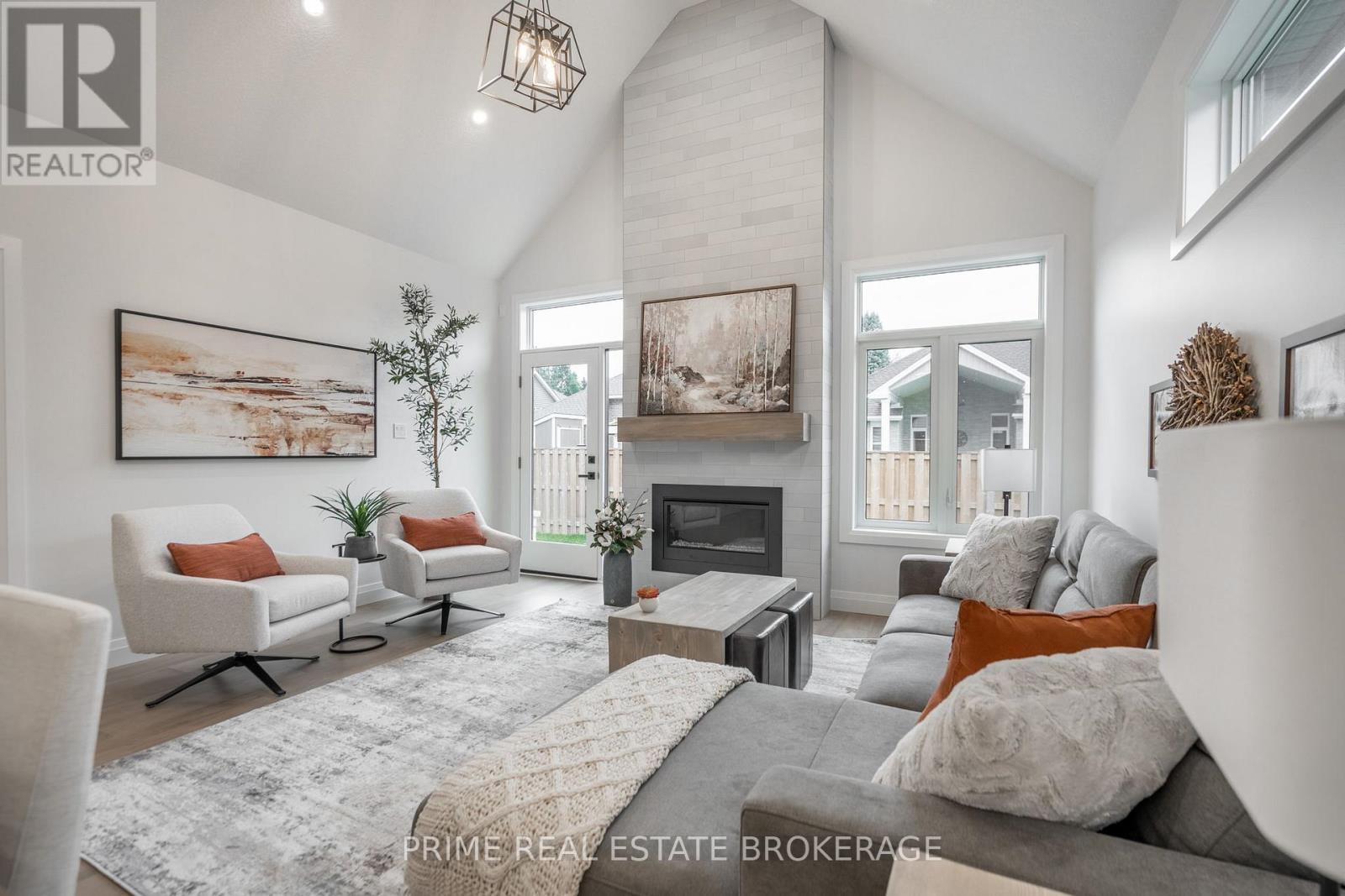 












1 - 62 COMPASS TRAIL

,
Central Elgin (Port Stanley),







Ontario
N5L0B4

