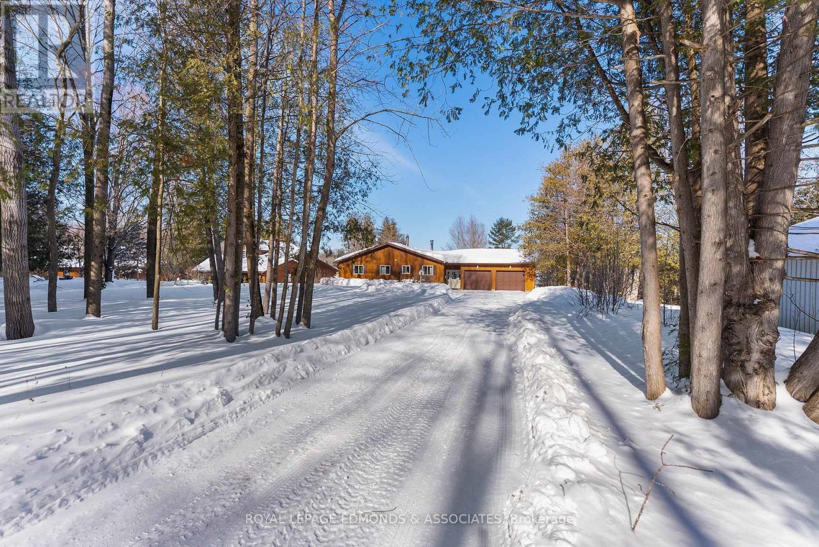 












47A TRILLIUM LANE

,
North Algona Wilberforce,




Ontario
K0J1T0

