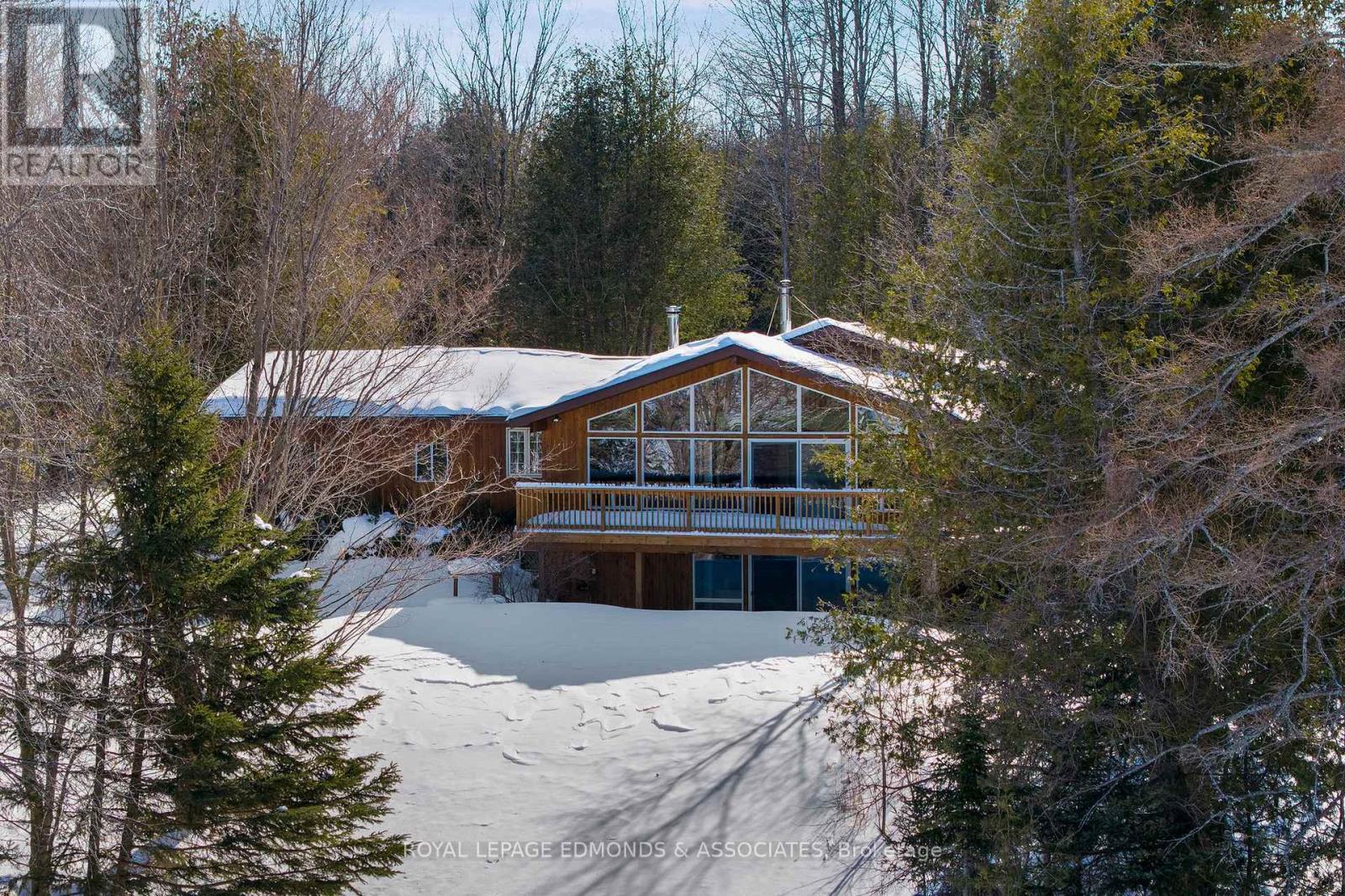 












47A TRILLIUM LANE

,
North Algona Wilberforce,




Ontario
K0J1T0

