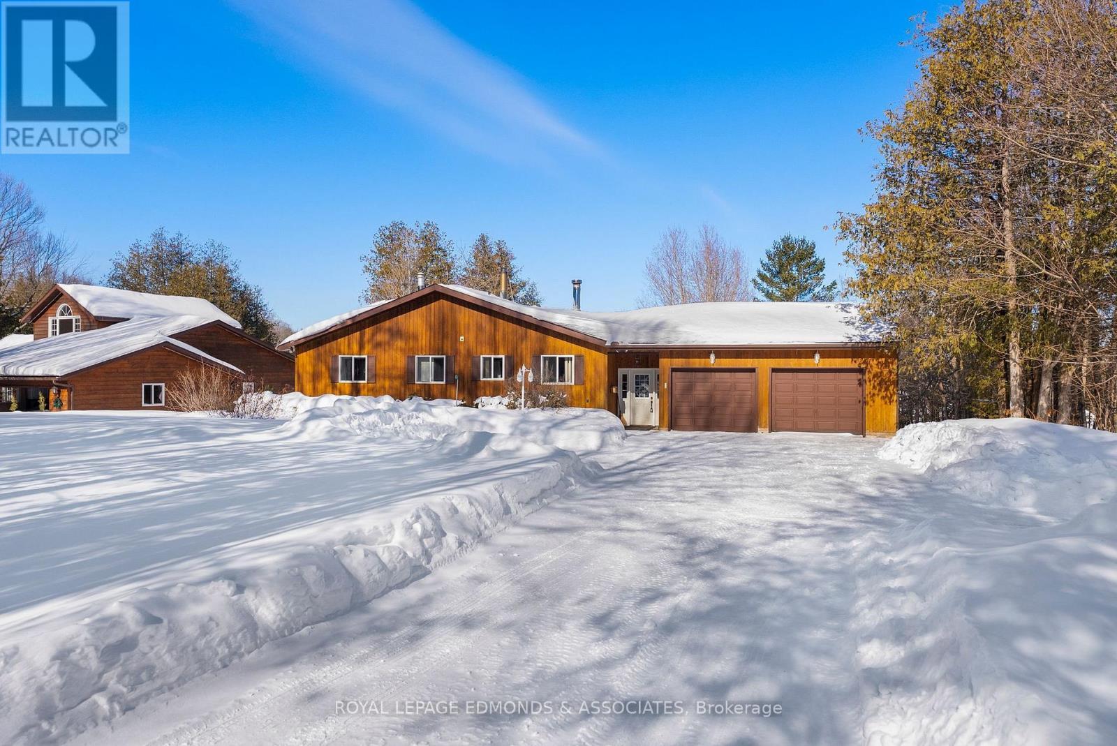 












47A TRILLIUM LANE

,
North Algona Wilberforce,




Ontario
K0J1T0

