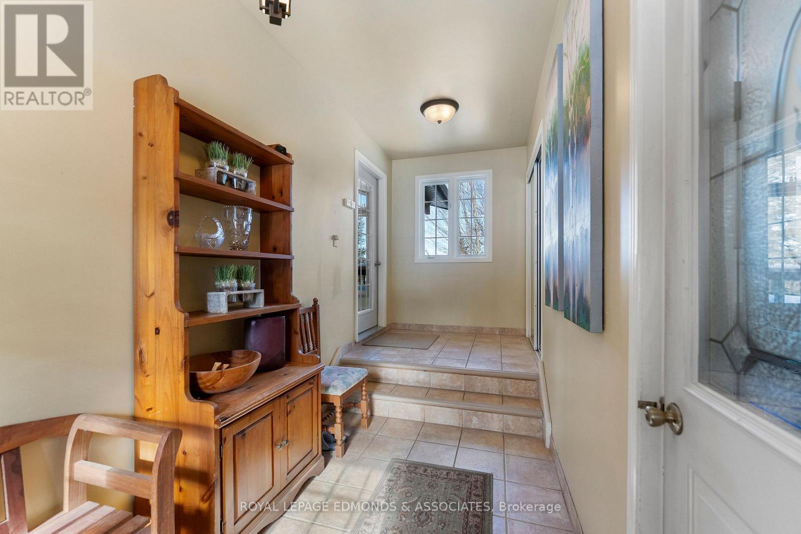 












47A TRILLIUM LANE

,
North Algona Wilberforce,




Ontario
K0J1T0

