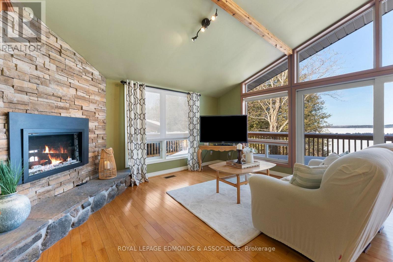 












47A TRILLIUM LANE

,
North Algona Wilberforce,




Ontario
K0J1T0

