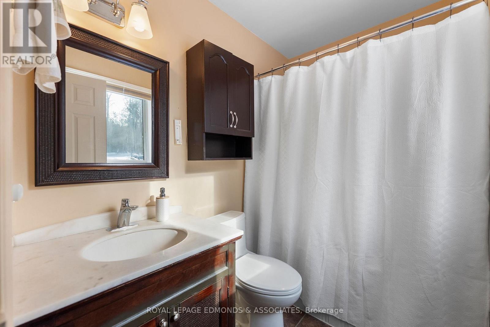 












47A TRILLIUM LANE

,
North Algona Wilberforce,




Ontario
K0J1T0

