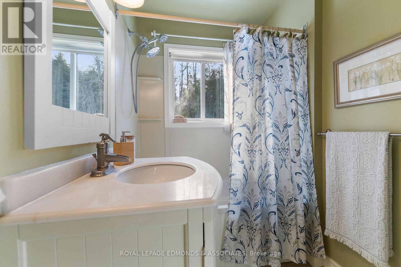 












47A TRILLIUM LANE

,
North Algona Wilberforce,




Ontario
K0J1T0

