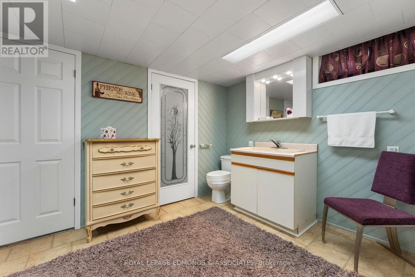 












47A TRILLIUM LANE

,
North Algona Wilberforce,




Ontario
K0J1T0

