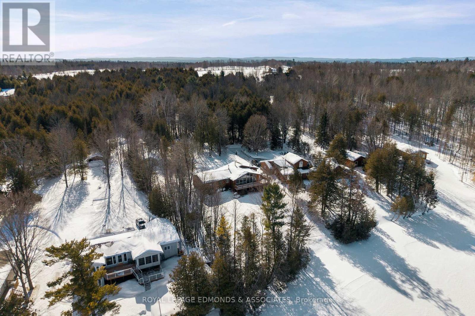 












47A TRILLIUM LANE

,
North Algona Wilberforce,




Ontario
K0J1T0

