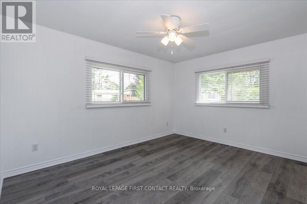 












25 HAWTHORNE DRIVE

,
Innisfil,




Ontario
L9S1P1

