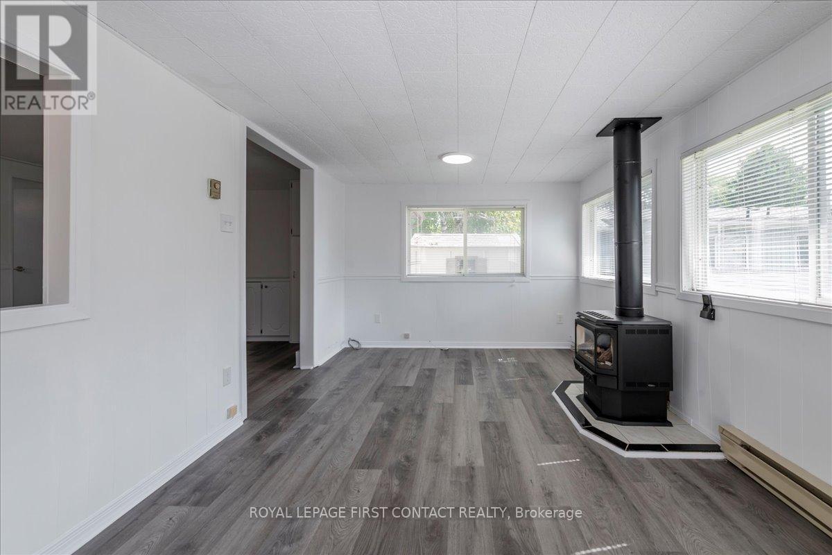 












25 HAWTHORNE DRIVE

,
Innisfil,




Ontario
L9S1P1

