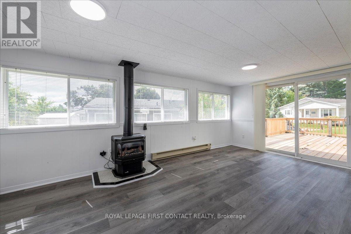 












25 HAWTHORNE DRIVE

,
Innisfil,




Ontario
L9S1P1

