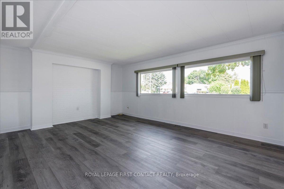 












25 HAWTHORNE DRIVE

,
Innisfil,




Ontario
L9S1P1

