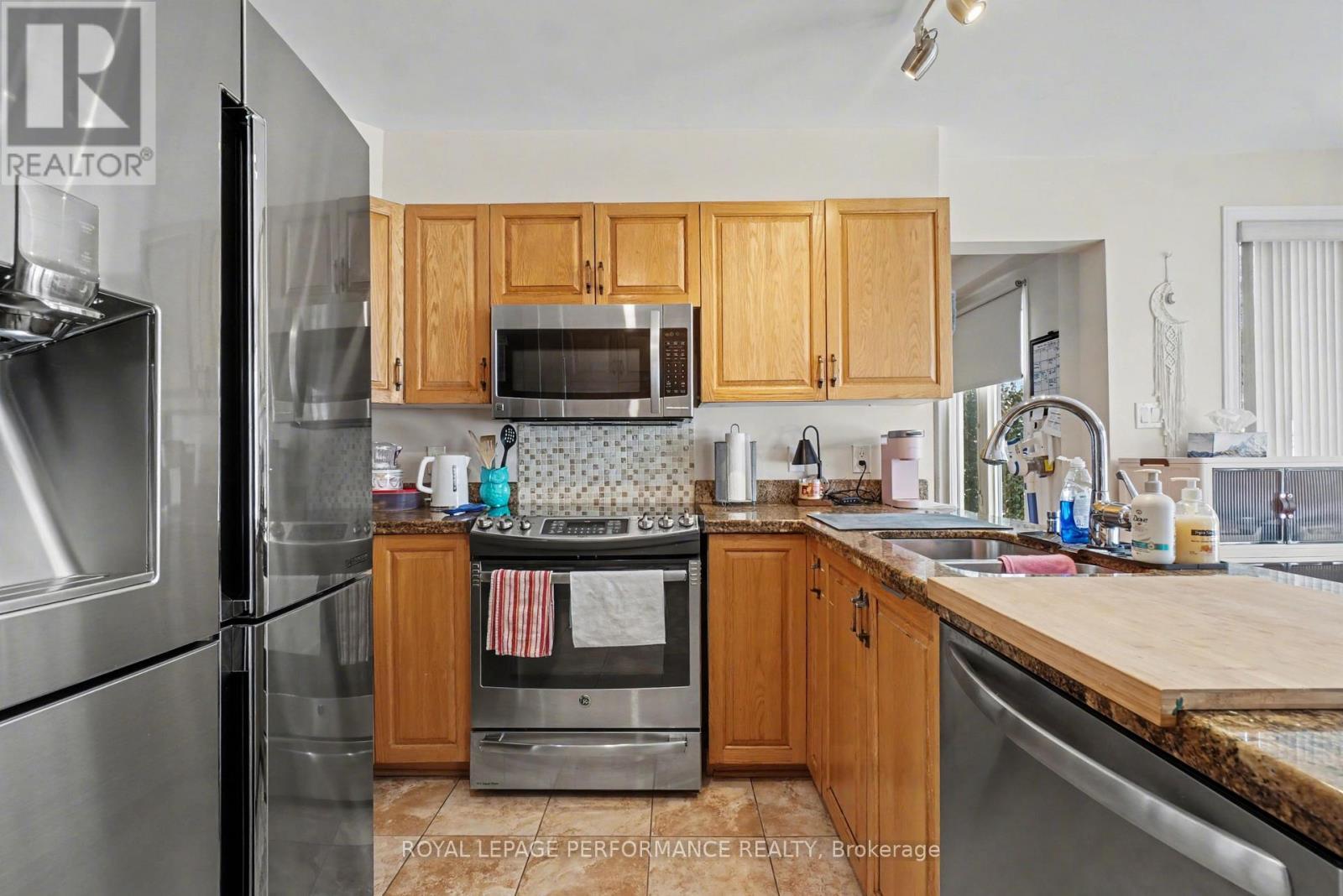 












734 MERKLEY DRIVE

,
Ottawa,




Ontario
K4A2T8

