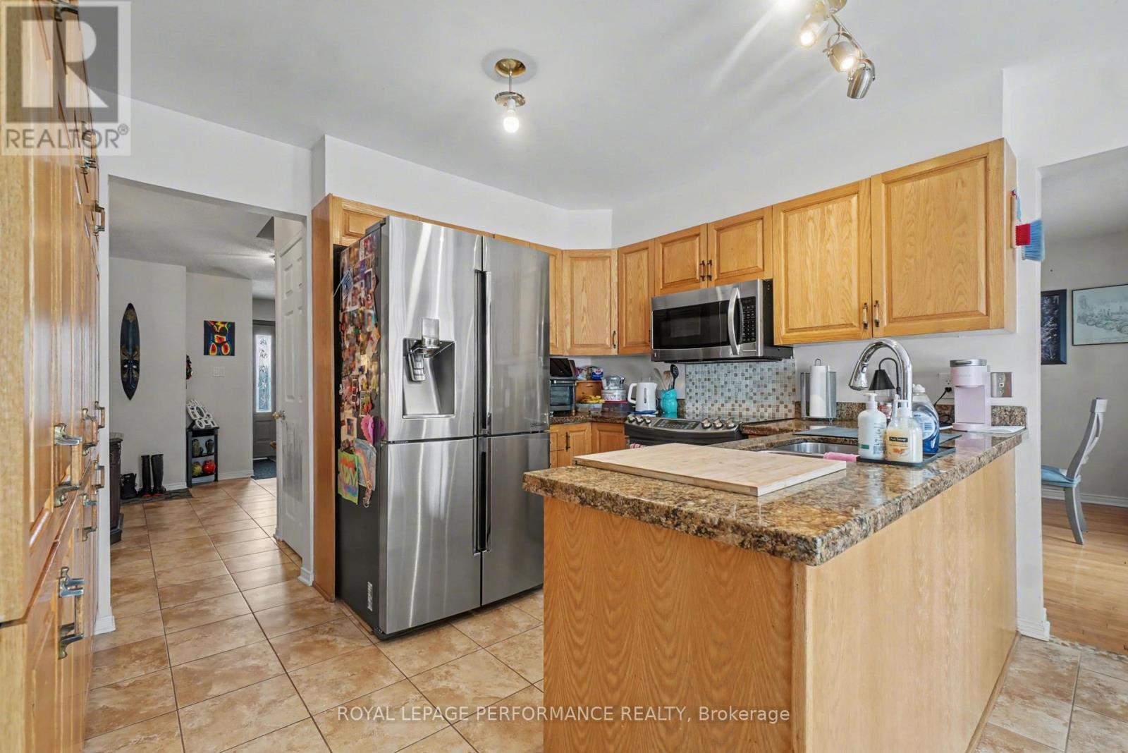 












734 MERKLEY DRIVE

,
Ottawa,




Ontario
K4A2T8

