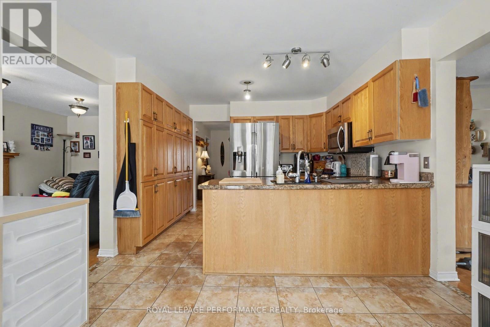 












734 MERKLEY DRIVE

,
Ottawa,




Ontario
K4A2T8

