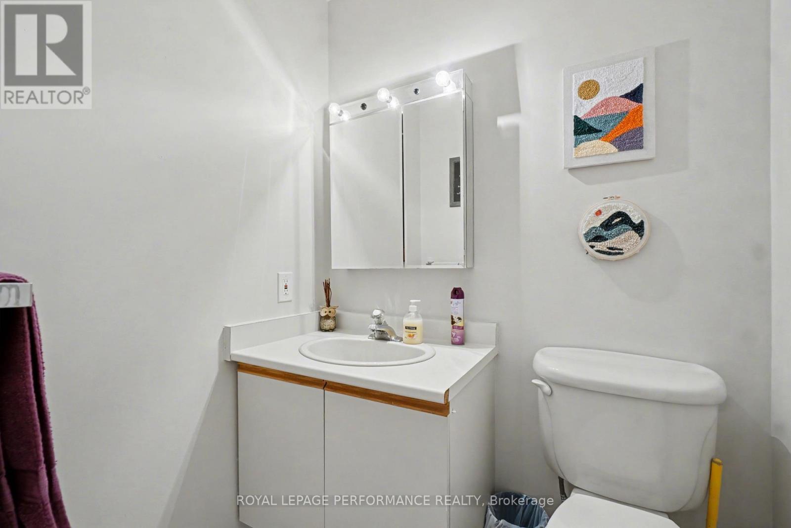 












734 MERKLEY DRIVE

,
Ottawa,




Ontario
K4A2T8

