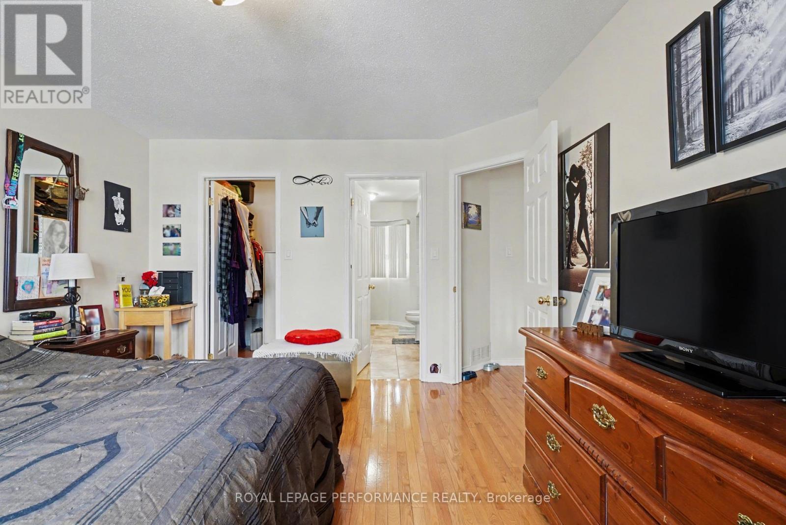 












734 MERKLEY DRIVE

,
Ottawa,




Ontario
K4A2T8

