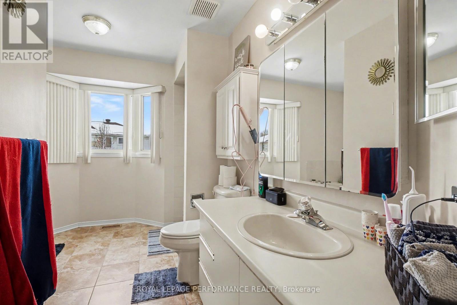 












734 MERKLEY DRIVE

,
Ottawa,




Ontario
K4A2T8

