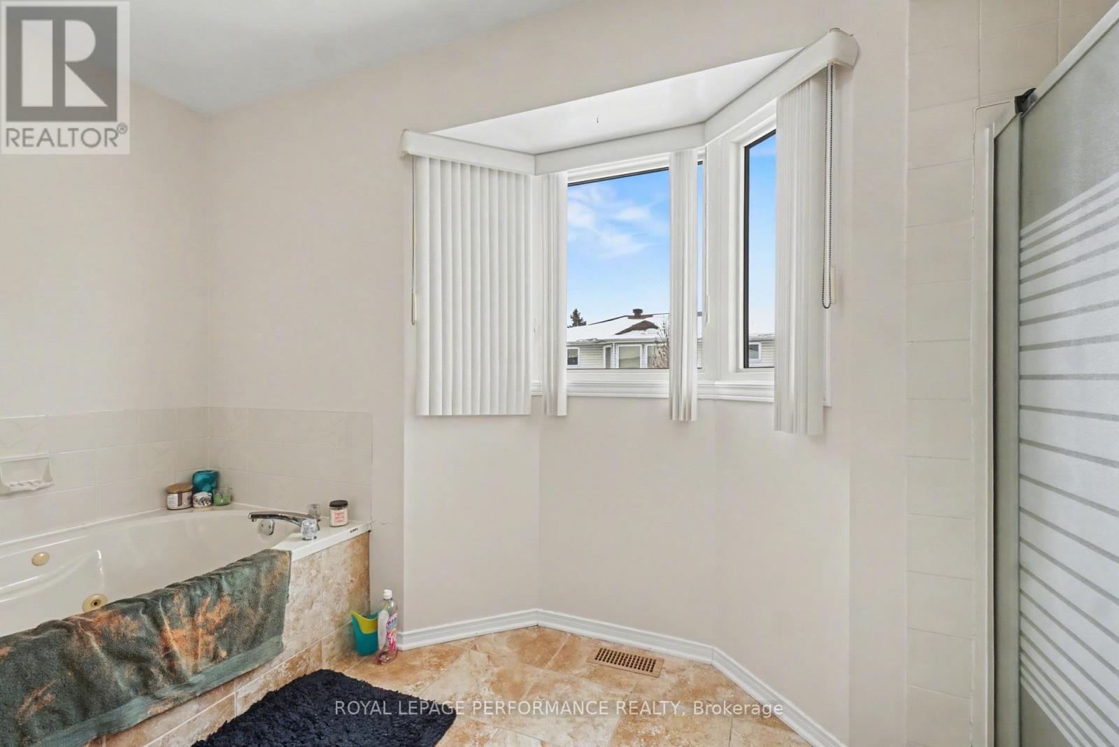 












734 MERKLEY DRIVE

,
Ottawa,




Ontario
K4A2T8

