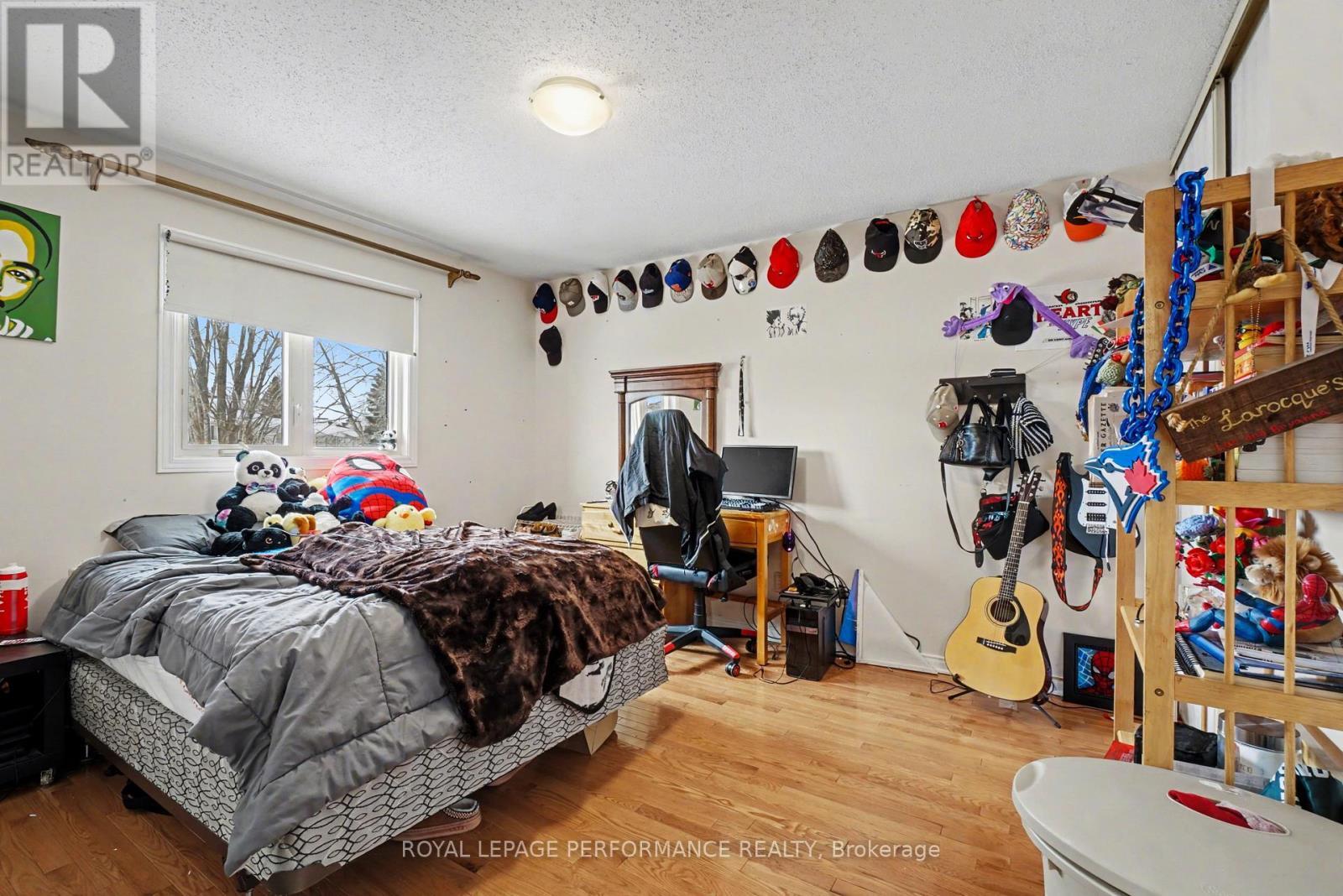 












734 MERKLEY DRIVE

,
Ottawa,




Ontario
K4A2T8

