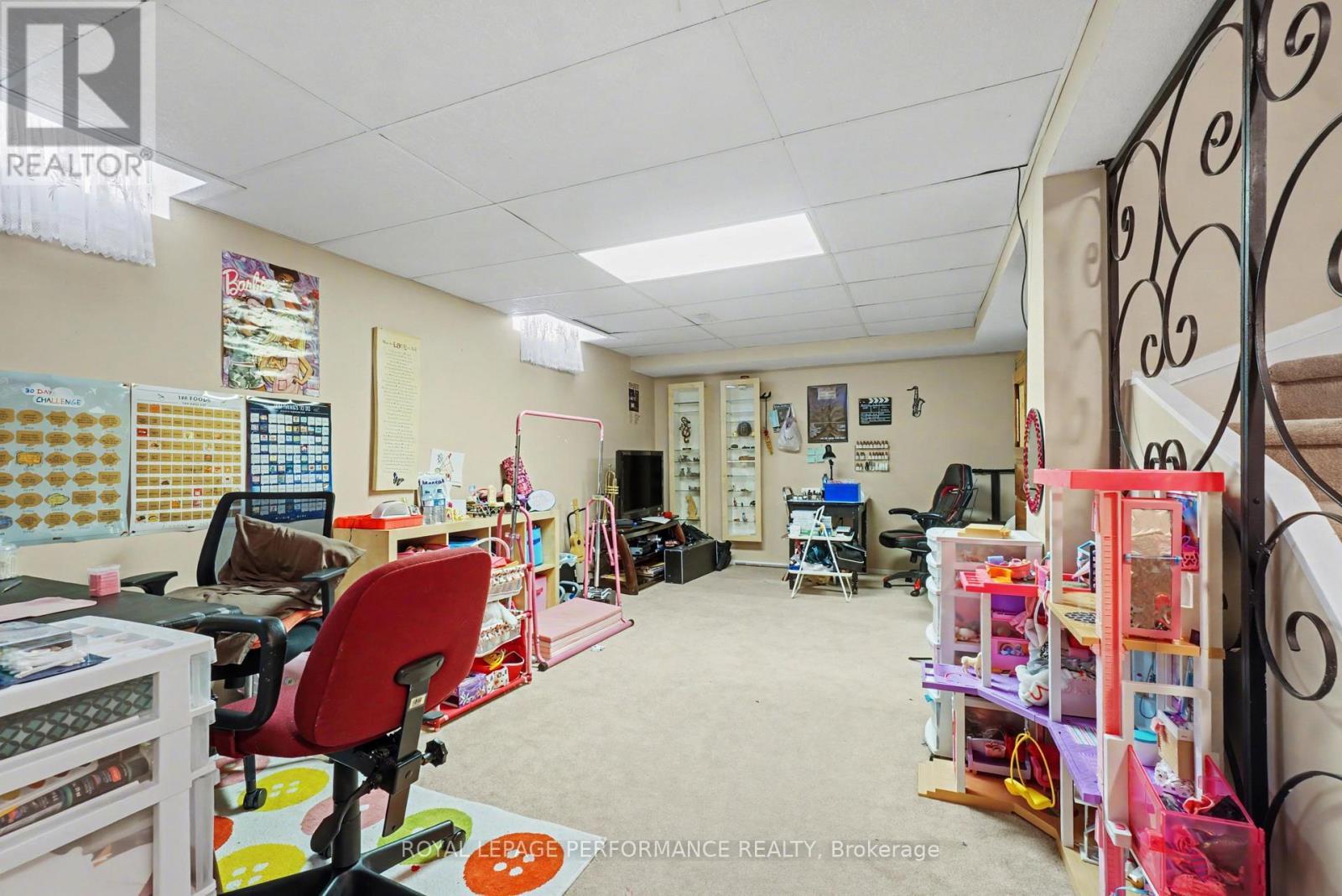 












734 MERKLEY DRIVE

,
Ottawa,




Ontario
K4A2T8

