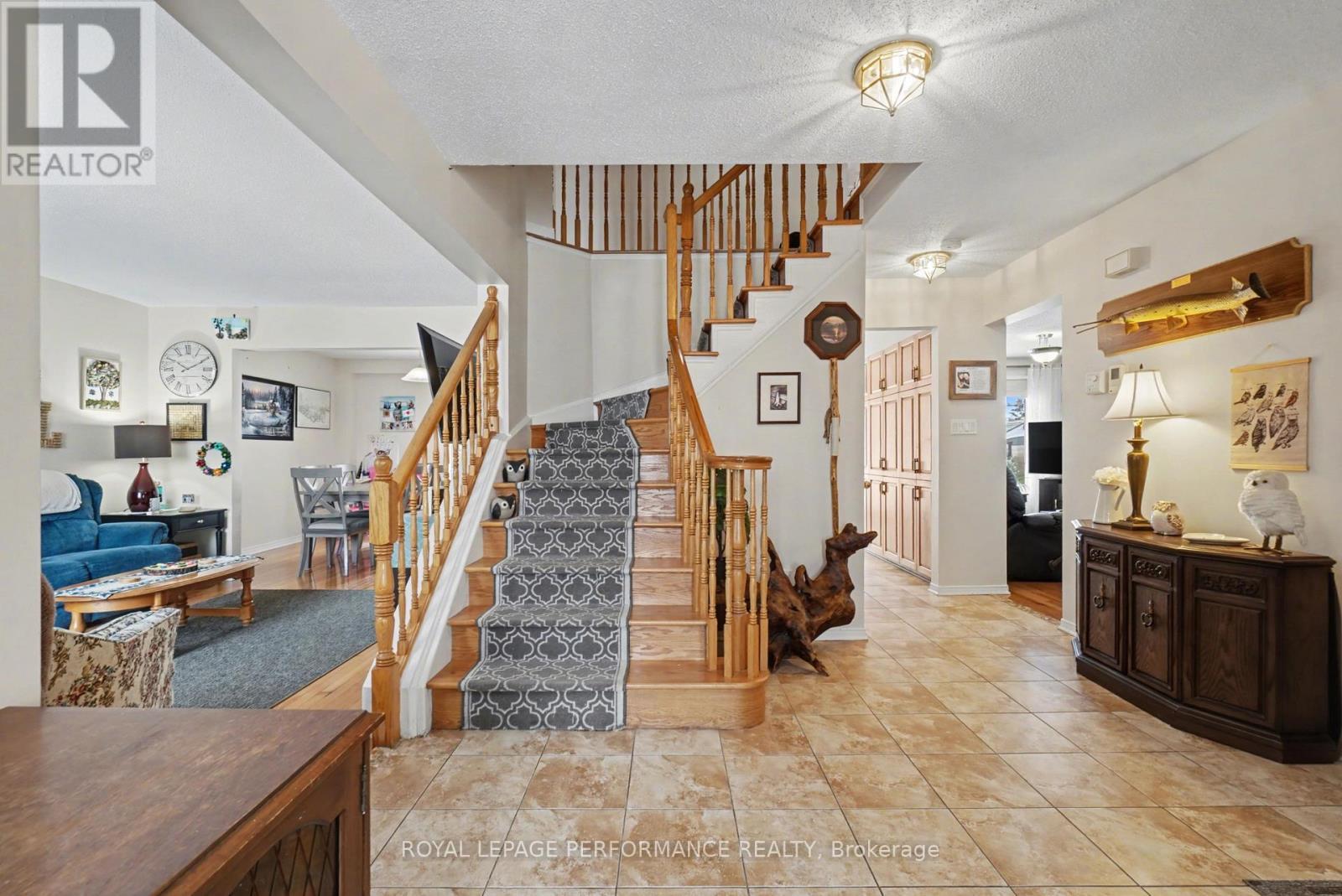 












734 MERKLEY DRIVE

,
Ottawa,




Ontario
K4A2T8

