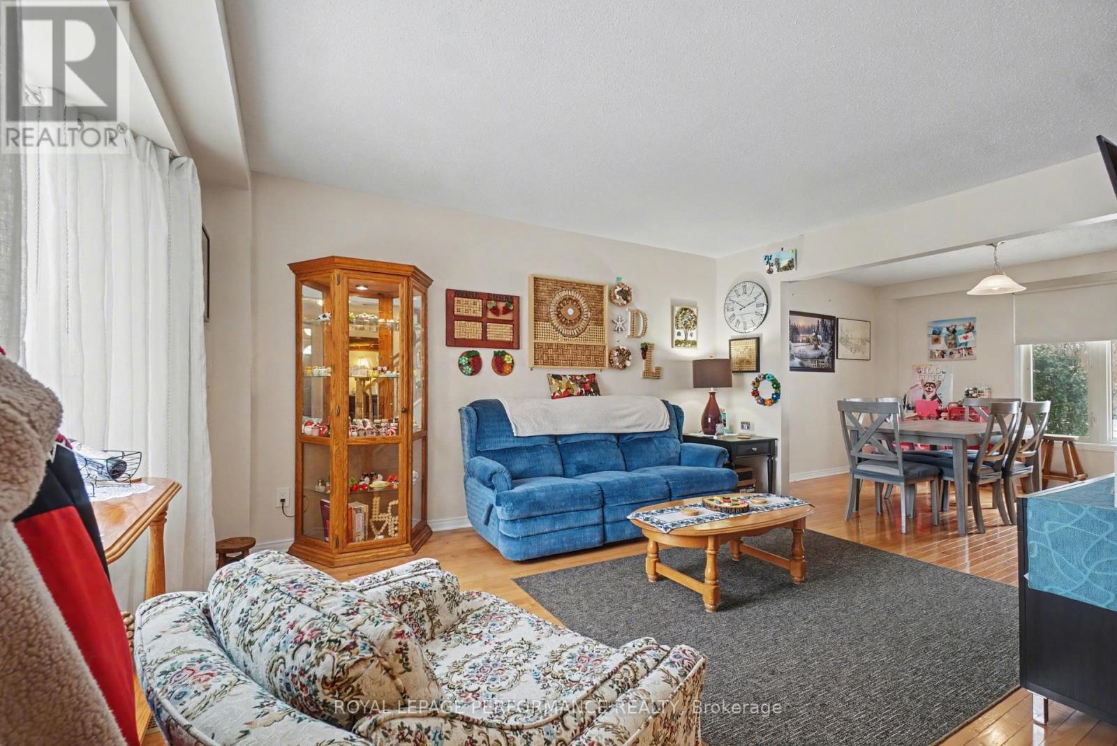 












734 MERKLEY DRIVE

,
Ottawa,




Ontario
K4A2T8

