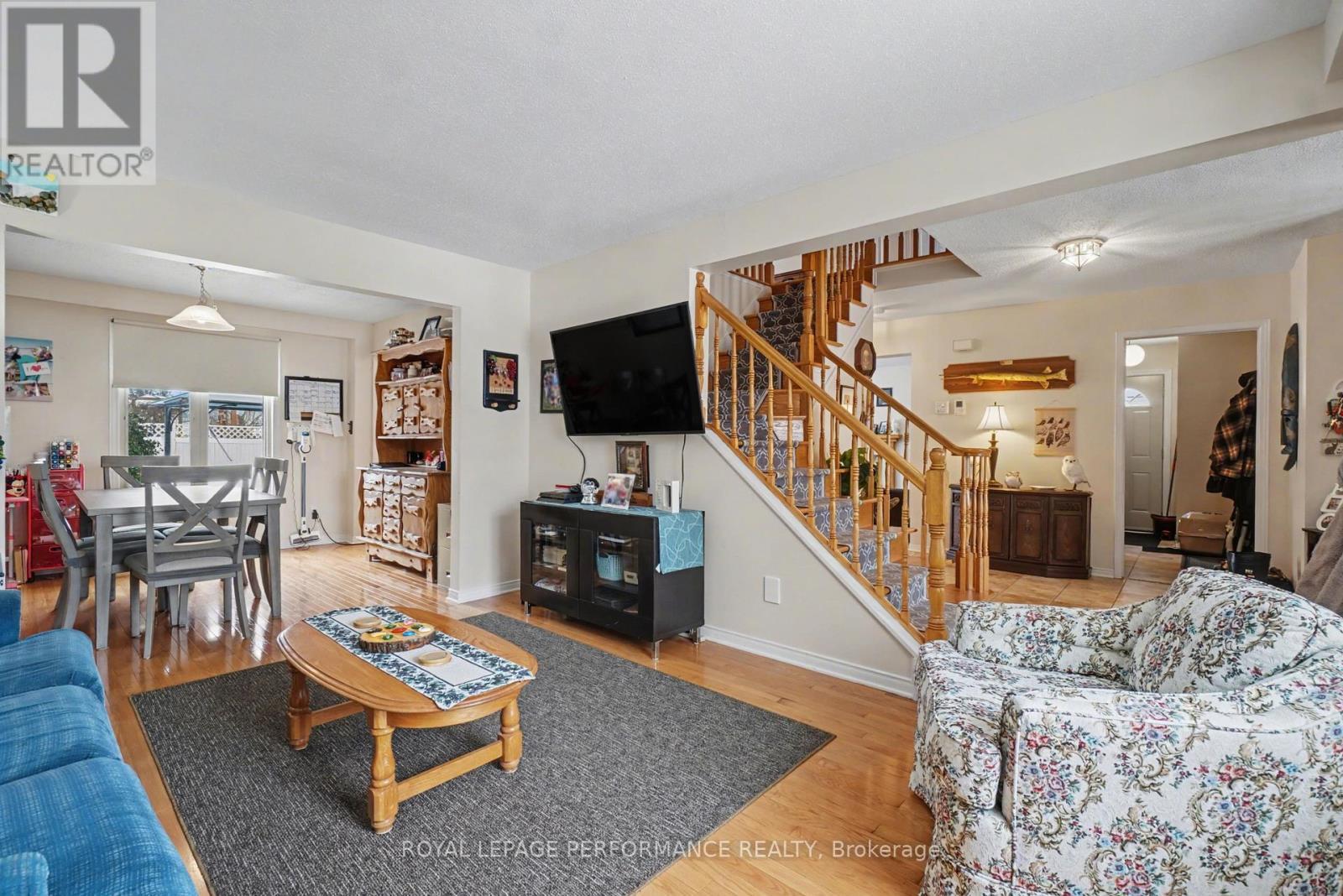 












734 MERKLEY DRIVE

,
Ottawa,




Ontario
K4A2T8

