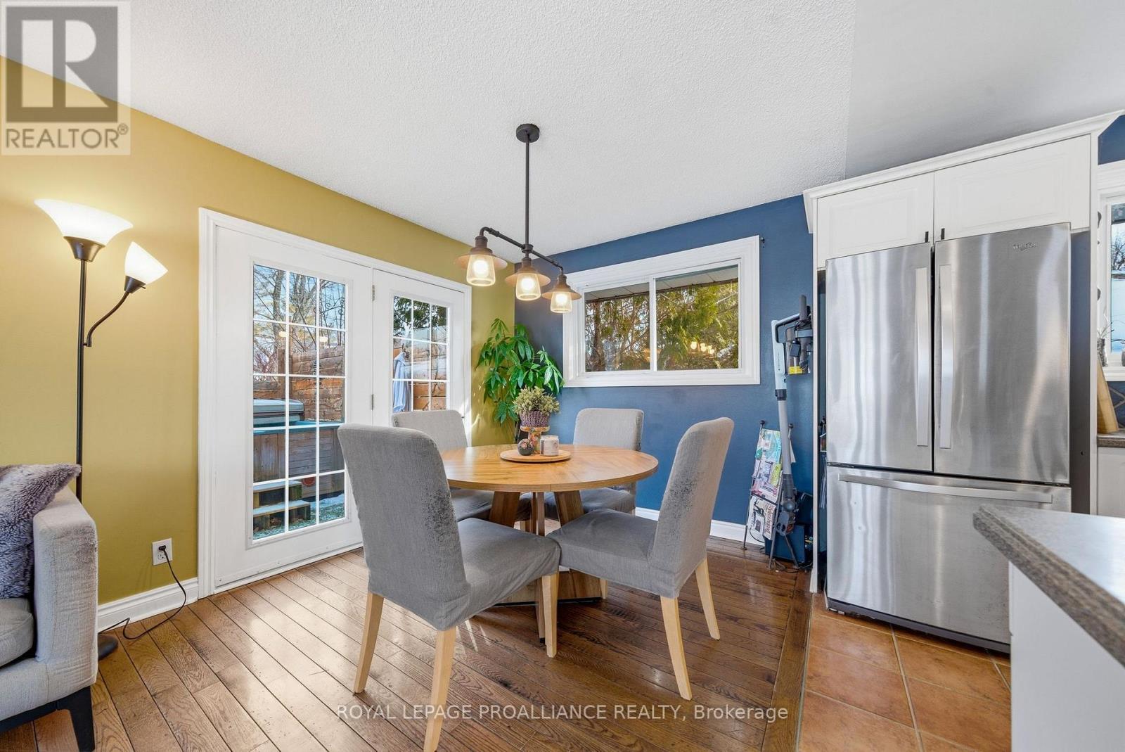 












23 DIAMOND CRESCENT

,
Belleville (Belleville Ward),




Ontario
K8N5G5

