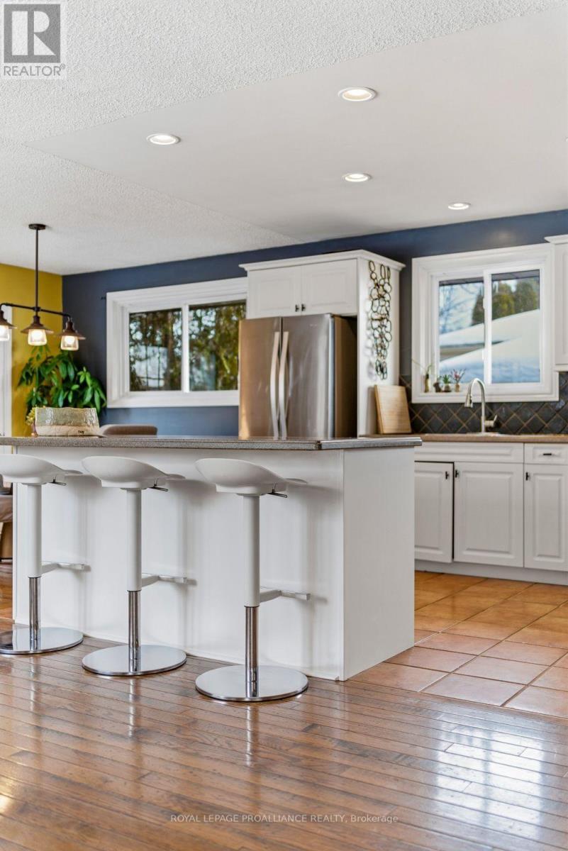 












23 DIAMOND CRESCENT

,
Belleville (Belleville Ward),




Ontario
K8N5G5

