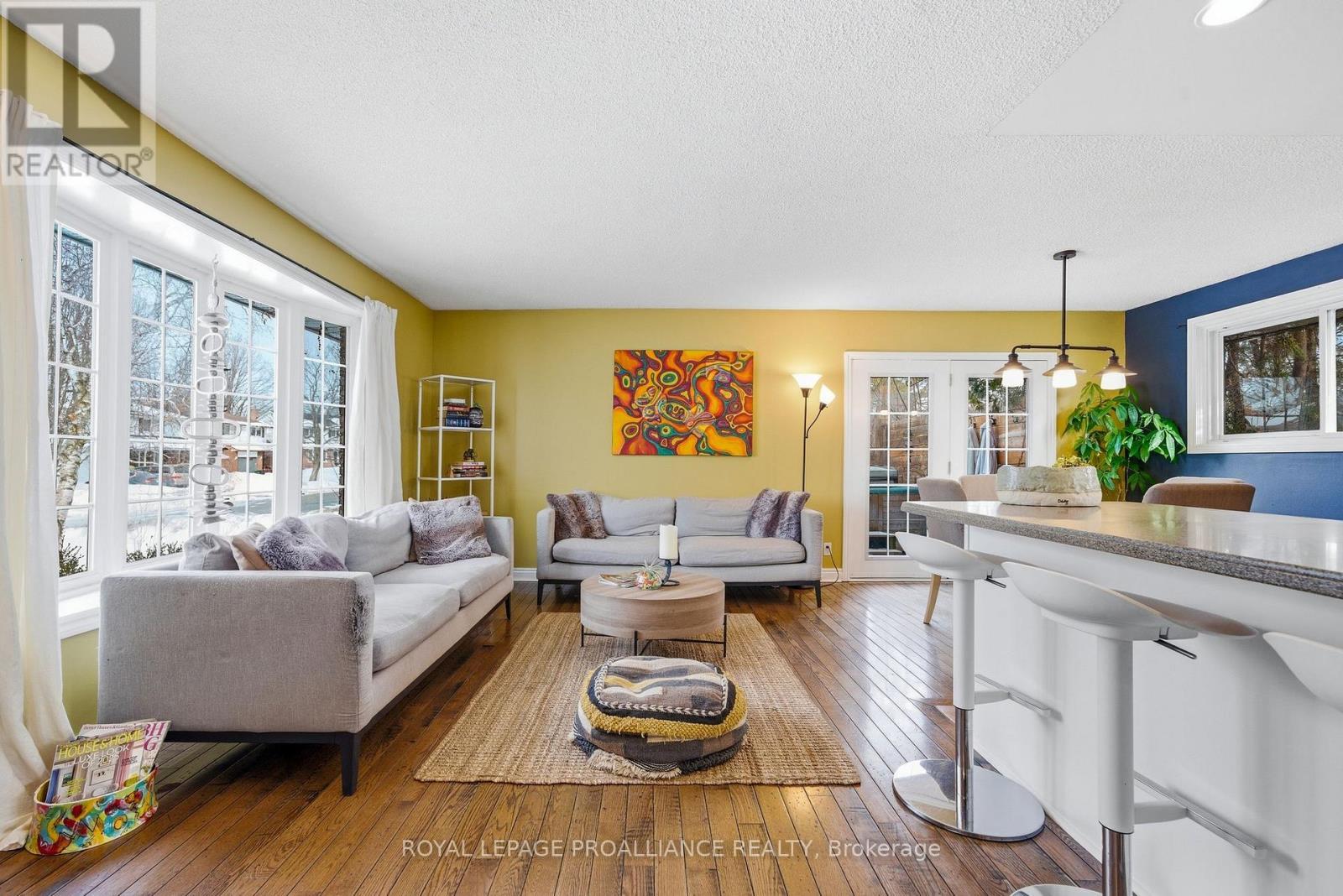 












23 DIAMOND CRESCENT

,
Belleville (Belleville Ward),




Ontario
K8N5G5

