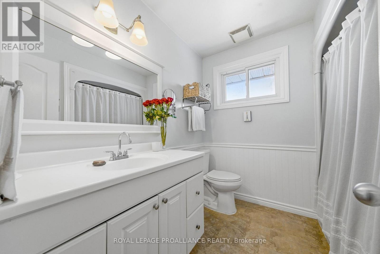 












23 DIAMOND CRESCENT

,
Belleville (Belleville Ward),




Ontario
K8N5G5

