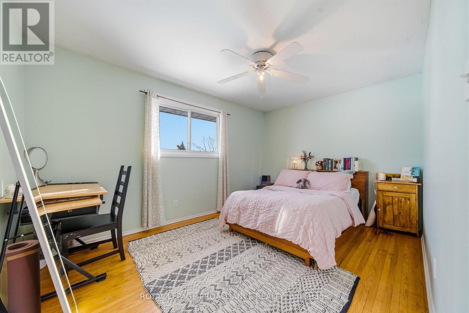 












23 DIAMOND CRESCENT

,
Belleville (Belleville Ward),




Ontario
K8N5G5

