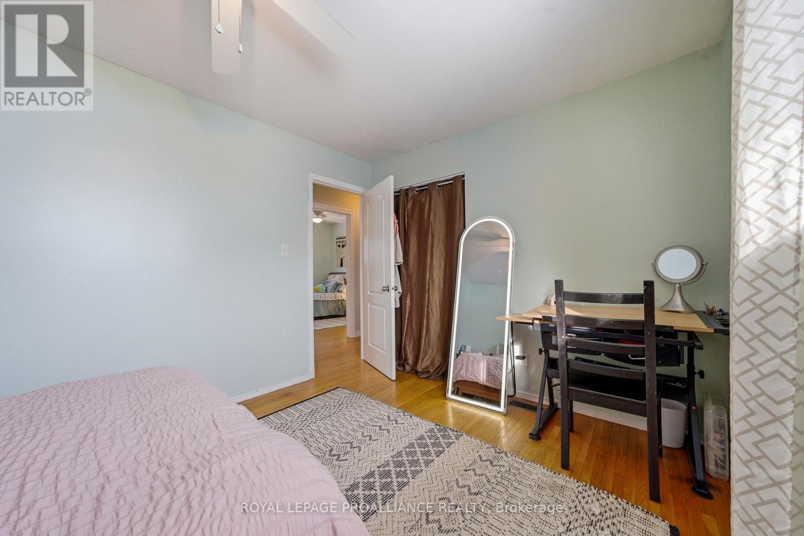 












23 DIAMOND CRESCENT

,
Belleville (Belleville Ward),




Ontario
K8N5G5

