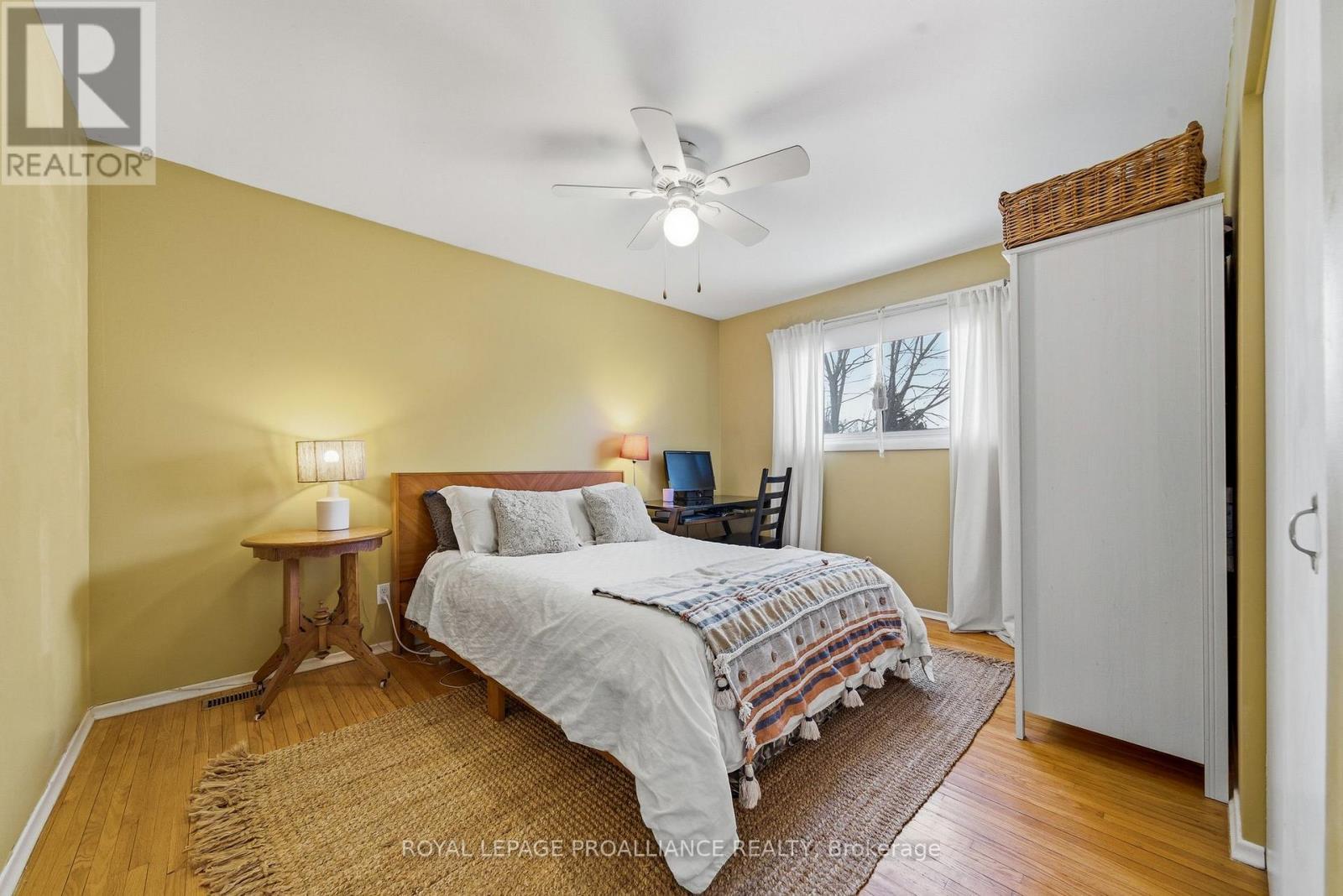 












23 DIAMOND CRESCENT

,
Belleville (Belleville Ward),




Ontario
K8N5G5

