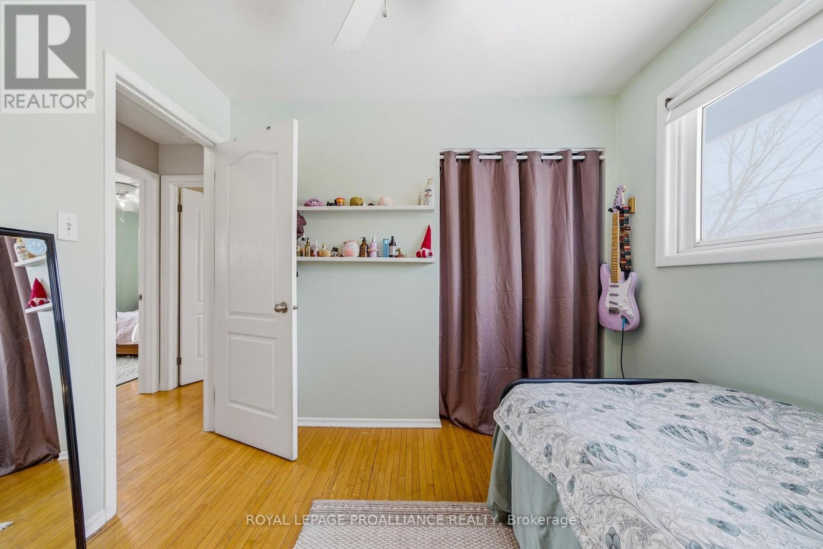 












23 DIAMOND CRESCENT

,
Belleville (Belleville Ward),




Ontario
K8N5G5

