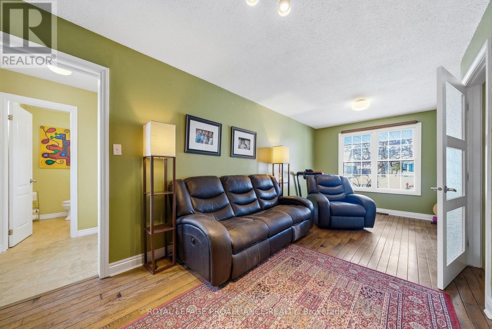 












23 DIAMOND CRESCENT

,
Belleville (Belleville Ward),




Ontario
K8N5G5

