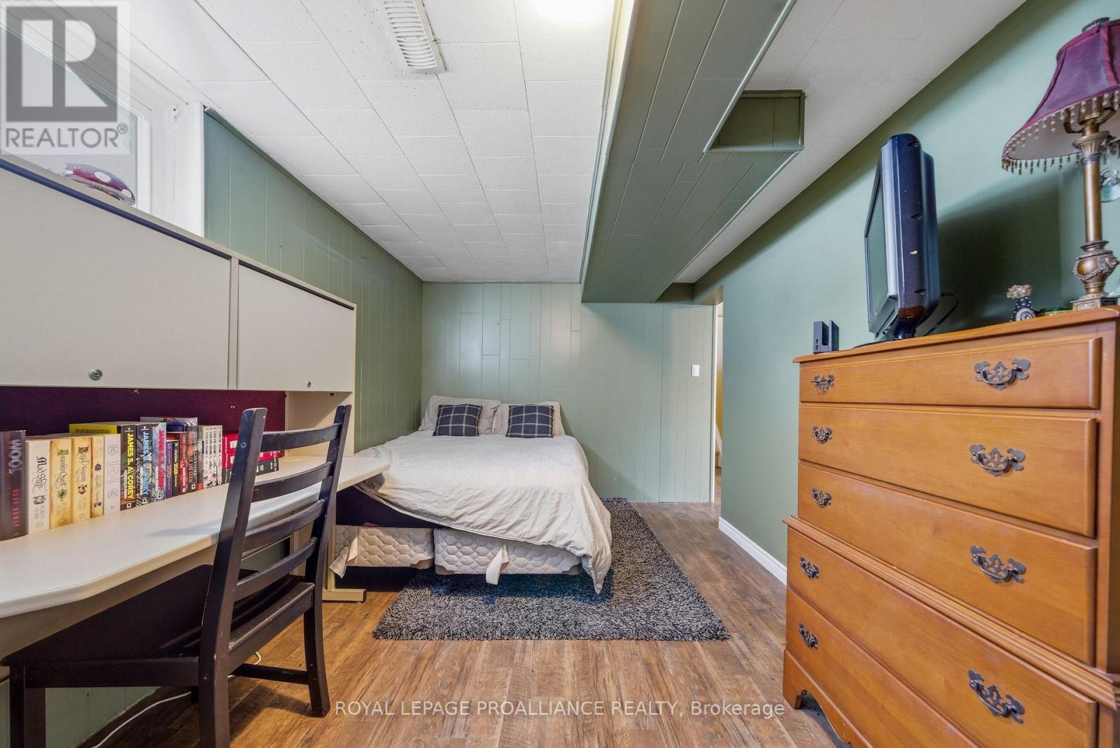 












23 DIAMOND CRESCENT

,
Belleville (Belleville Ward),




Ontario
K8N5G5

