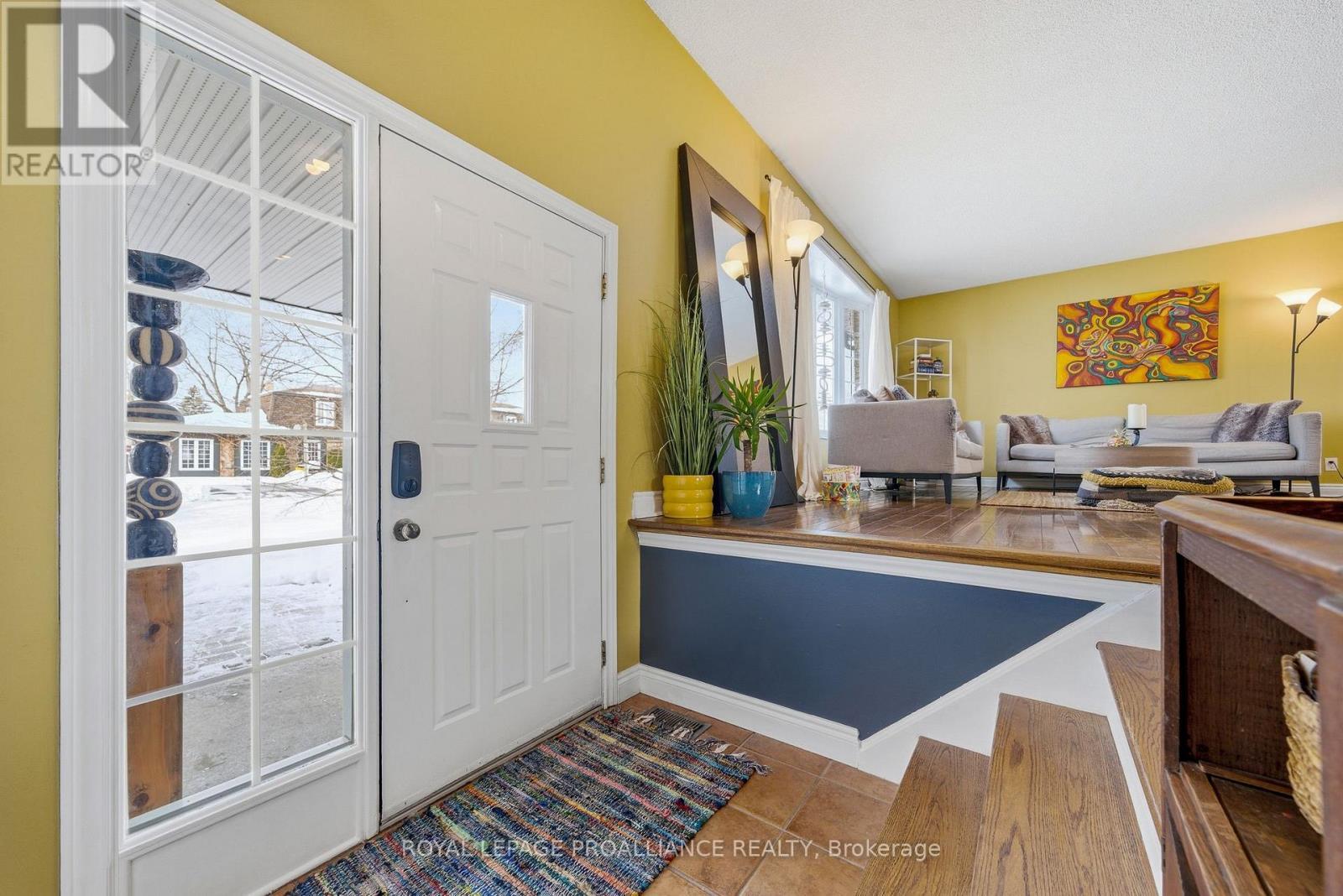 












23 DIAMOND CRESCENT

,
Belleville (Belleville Ward),




Ontario
K8N5G5

