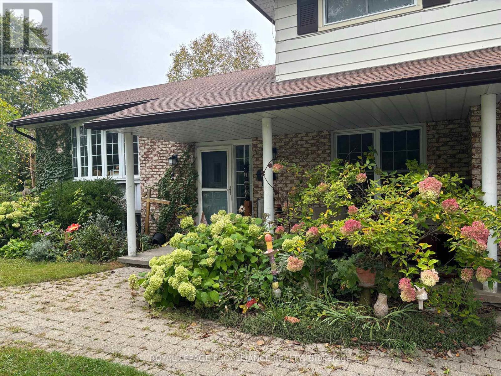 












23 DIAMOND CRESCENT

,
Belleville (Belleville Ward),




Ontario
K8N5G5

