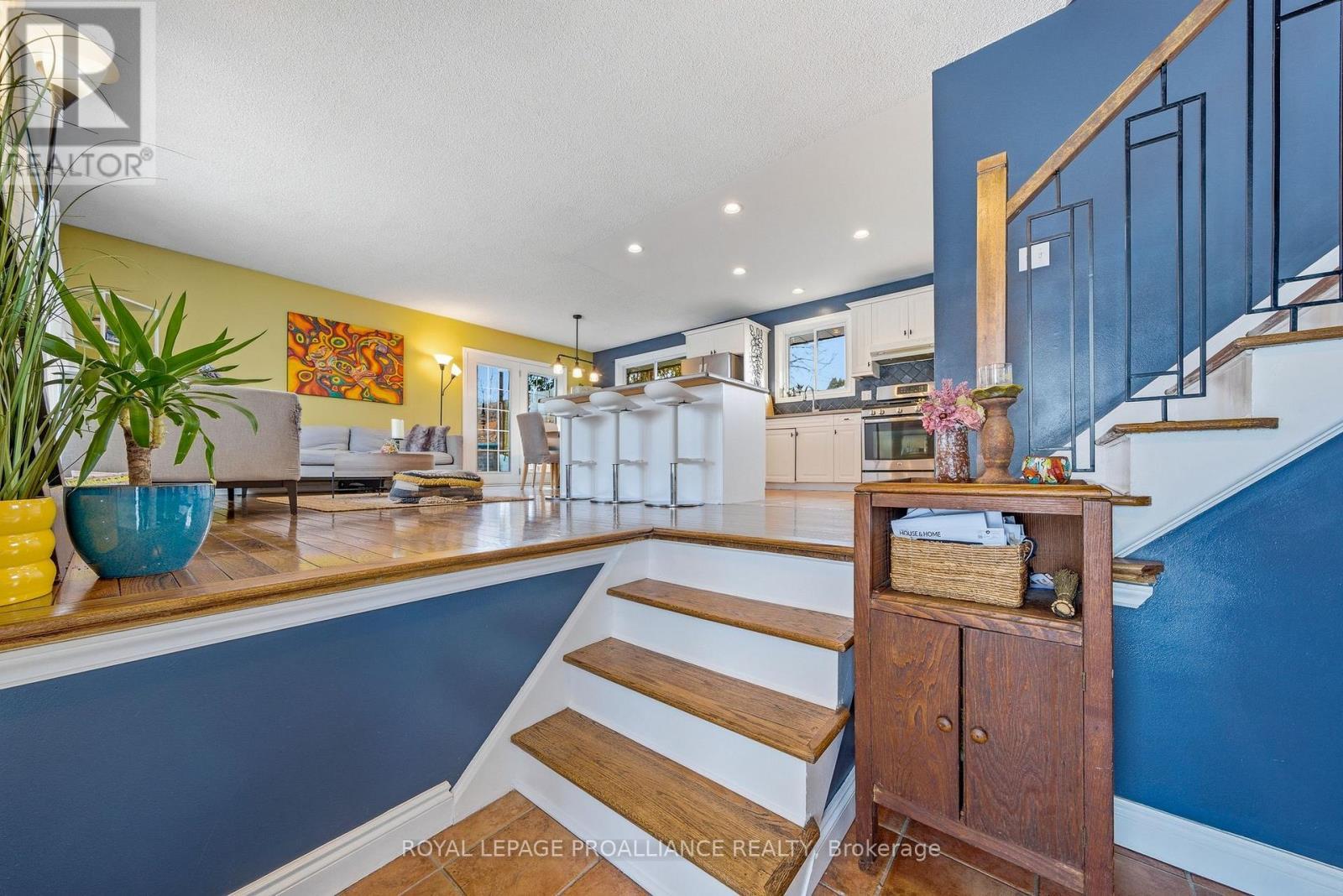 












23 DIAMOND CRESCENT

,
Belleville (Belleville Ward),




Ontario
K8N5G5

