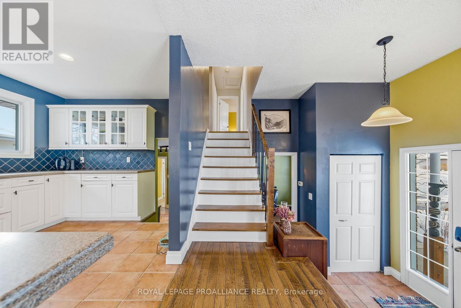 












23 DIAMOND CRESCENT

,
Belleville (Belleville Ward),




Ontario
K8N5G5

